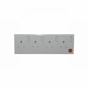 Socket 4gang Flush Switched Converta