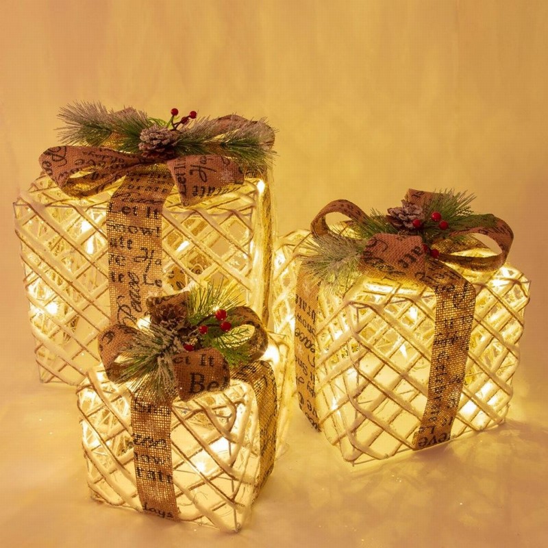 Christmas Gift Box Rattan LED x3