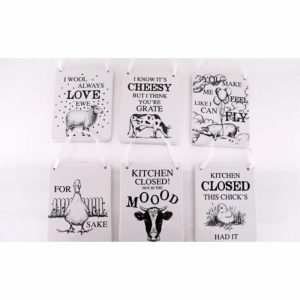 Ornamental Hanging Sign 14x11cm CHICK CLOSED