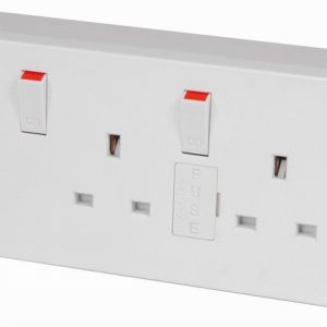 Socket 3gang Switched+Fuse+Pattress